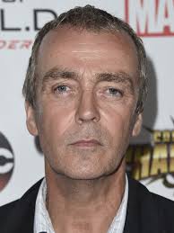 How tall is John Hannah?